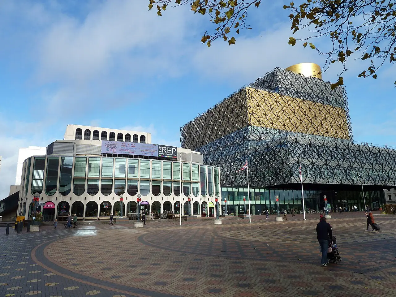 The Birmingham Rep beside the Library of Birmingham